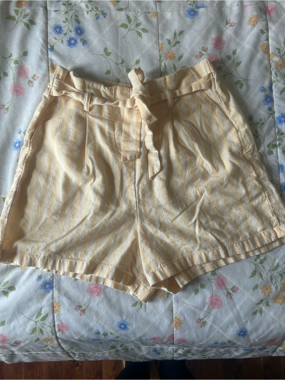 High-Waist Linen Blend Paperbag Waist Women’s Shorts with Tie Belt